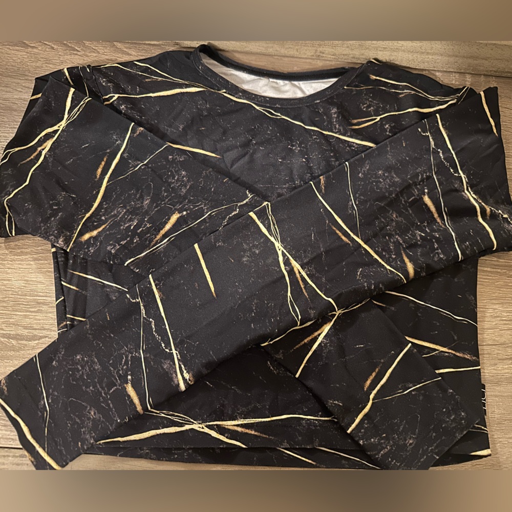LiCi Fit TIGER'S EYE LONG SLEEVE CROP TOP